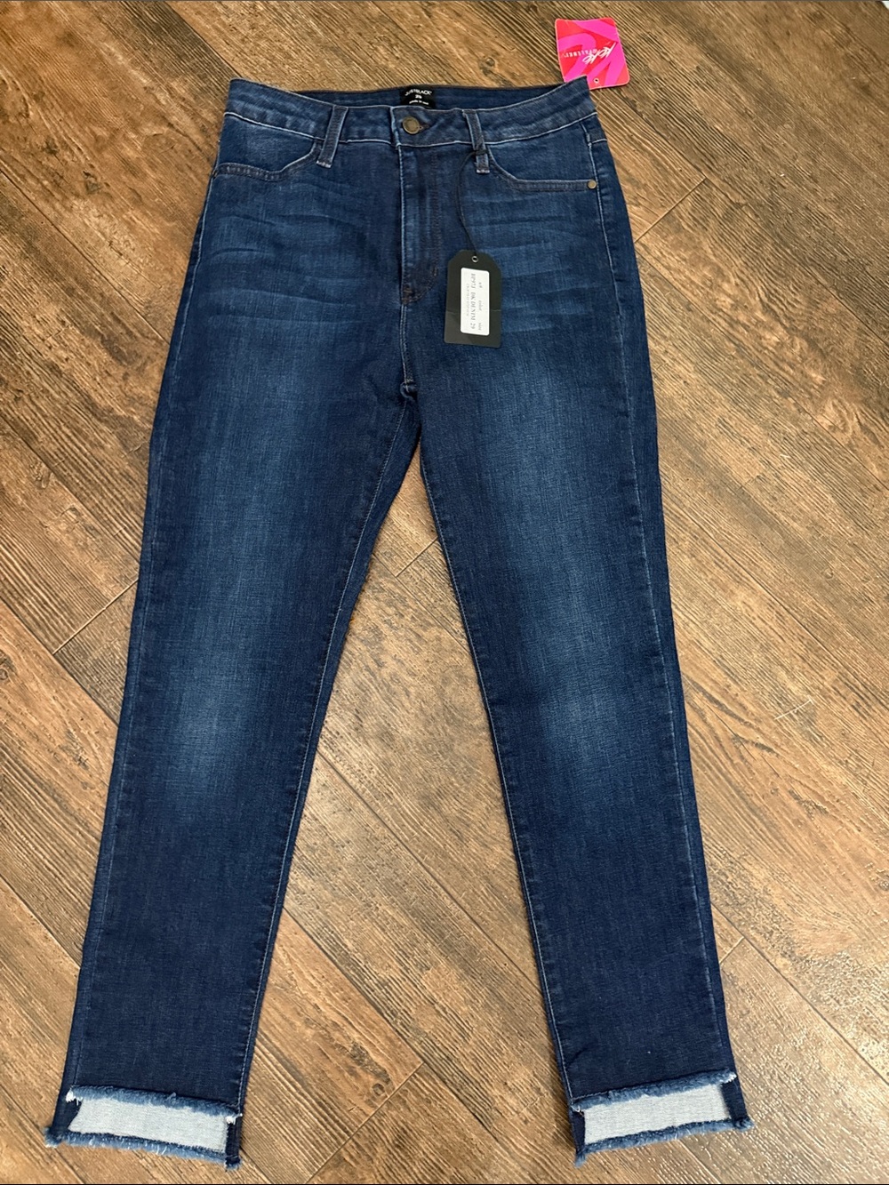 Just Black Women’s Straight Leg Frey Step Hem Dark Denim NWT